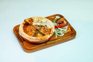 kofta bl seniah كفتة بالصينية oven baked minced lamb tomato chillies and onion slices result