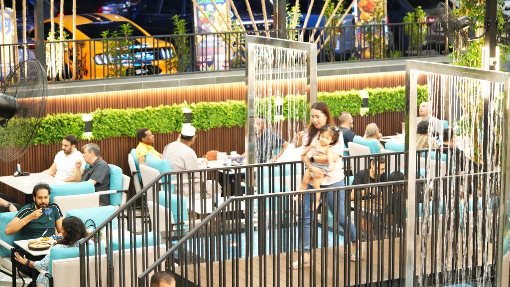 Family Dining in Kuala Lumpur: 5 نصائح لوجبة عائلية ناجحة في Orchid House